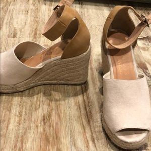 Coconuts by Matisee wedges